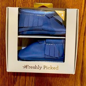 Freshly picked moccasins size 4 blue